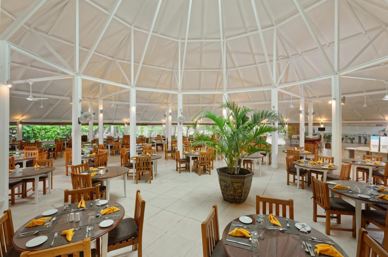 เอมบูดู วิลเลจ รีสอร์ต Hotel Embudu Island ภายนอก รูปภาพ
