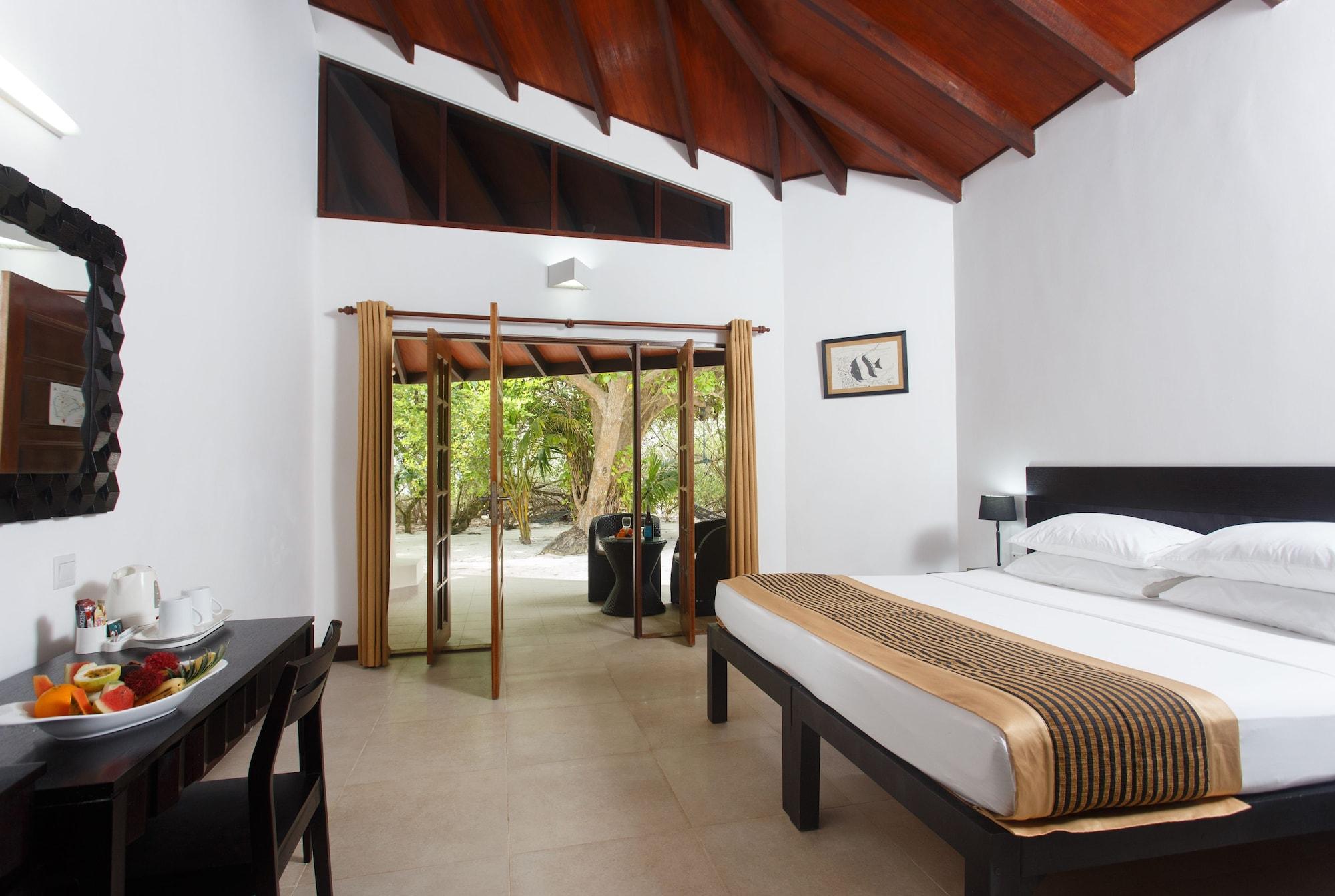 เอมบูดู วิลเลจ รีสอร์ต Hotel Embudu Island ภายนอก รูปภาพ
