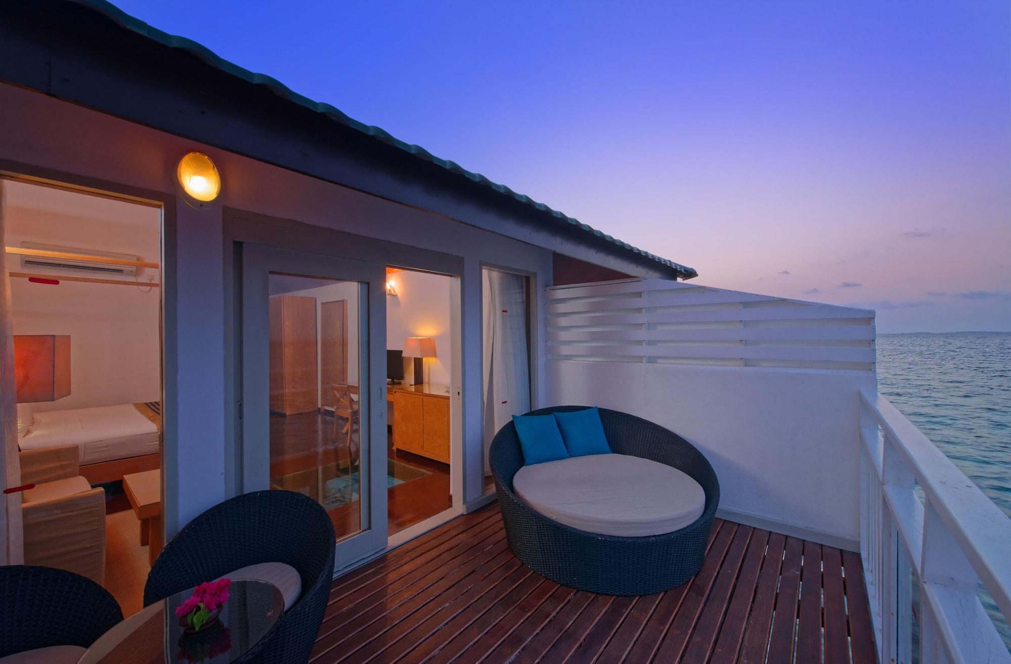 เอมบูดู วิลเลจ รีสอร์ต Hotel Embudu Island ภายนอก รูปภาพ