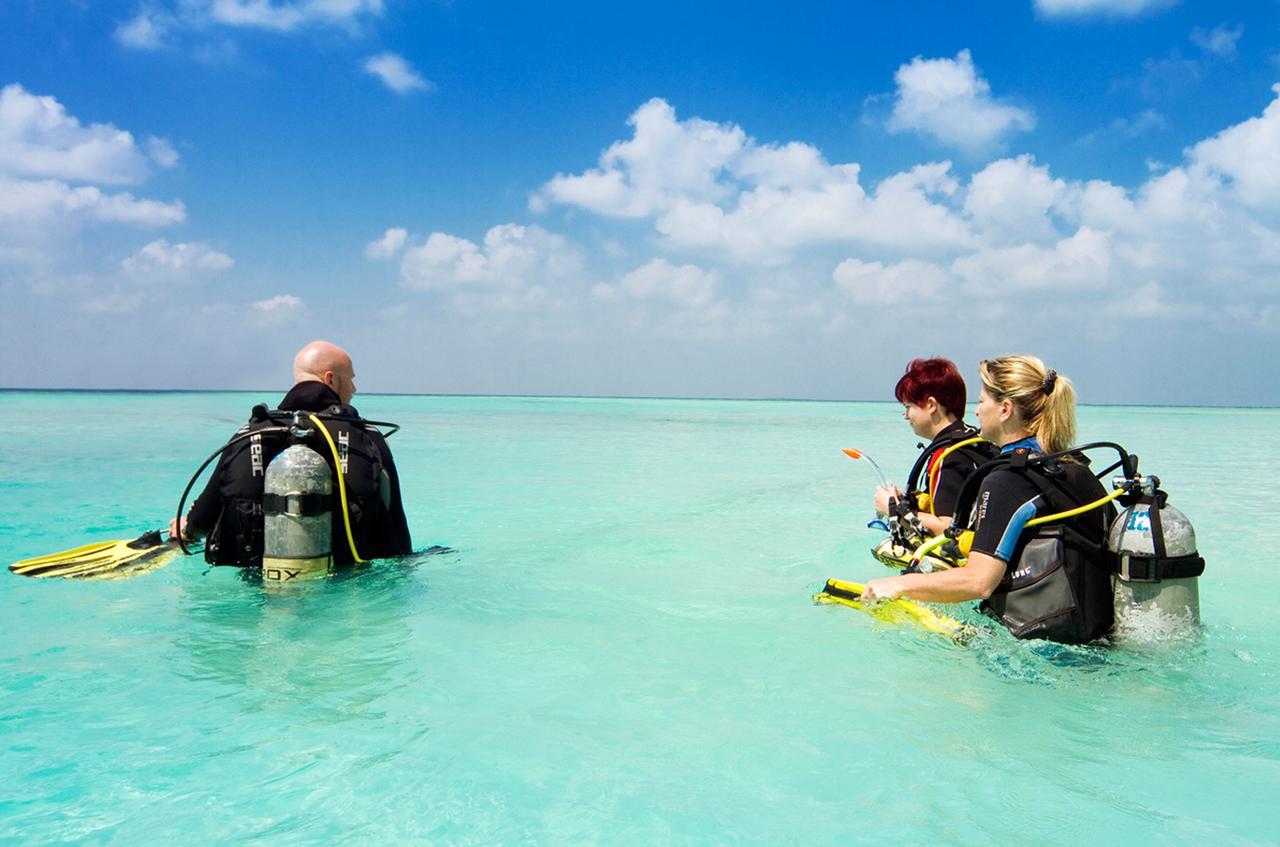 เอมบูดู วิลเลจ รีสอร์ต Hotel Embudu Island ภายนอก รูปภาพ