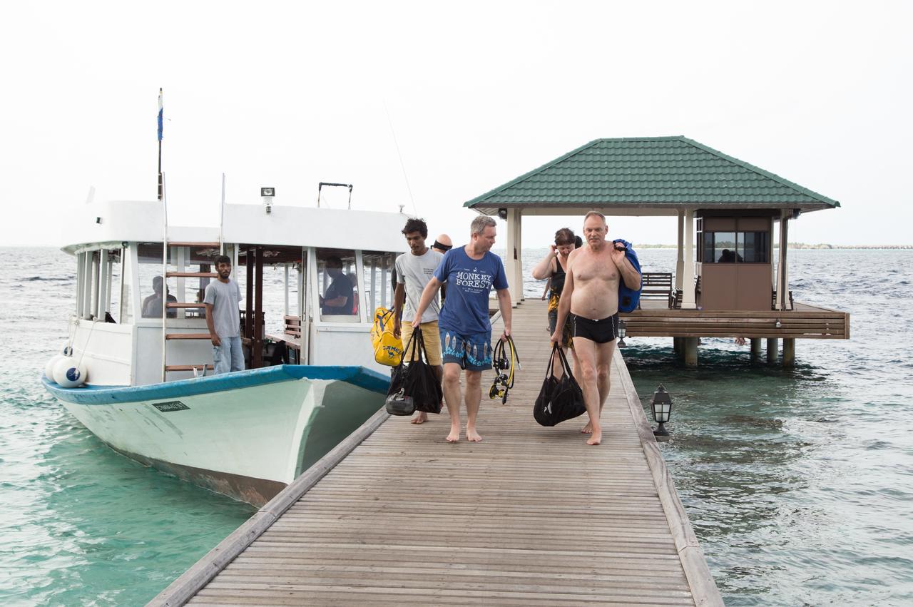 เอมบูดู วิลเลจ รีสอร์ต Hotel Embudu Island ภายนอก รูปภาพ